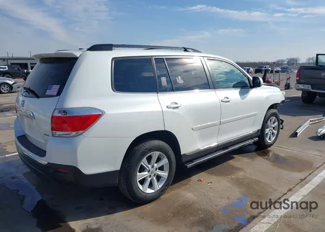 2011 Toyota Highlander Base V6 из США, поврежденный, VIN 5TDBK3EH9BS045408